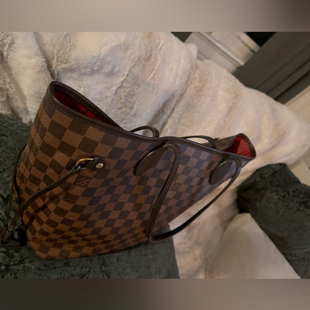 Authentic Louis Vuitton never full MM 2018 pre-owned